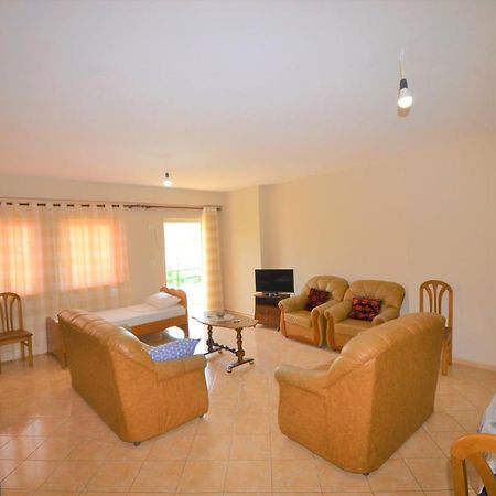 Boni Apartments Химар Екстериор снимка